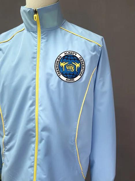 Пошив и изготовление спортивных курток с логотипом фото 2