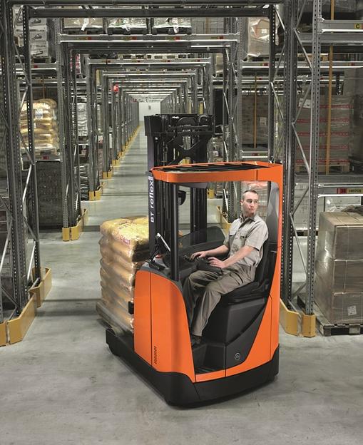 Ричтрак Toyota 8FBRE14S с управлением сидя фото 1