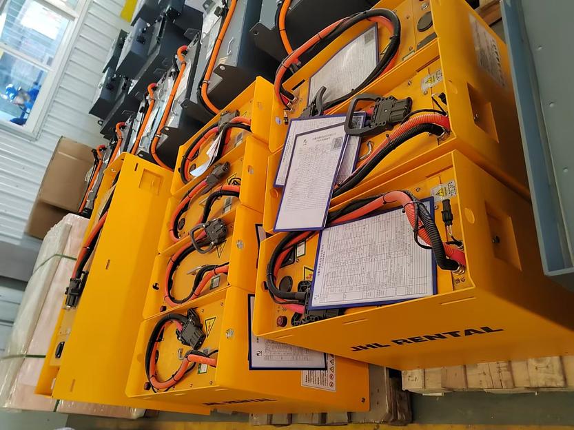 АКБ кислотные, литиевые фото 1