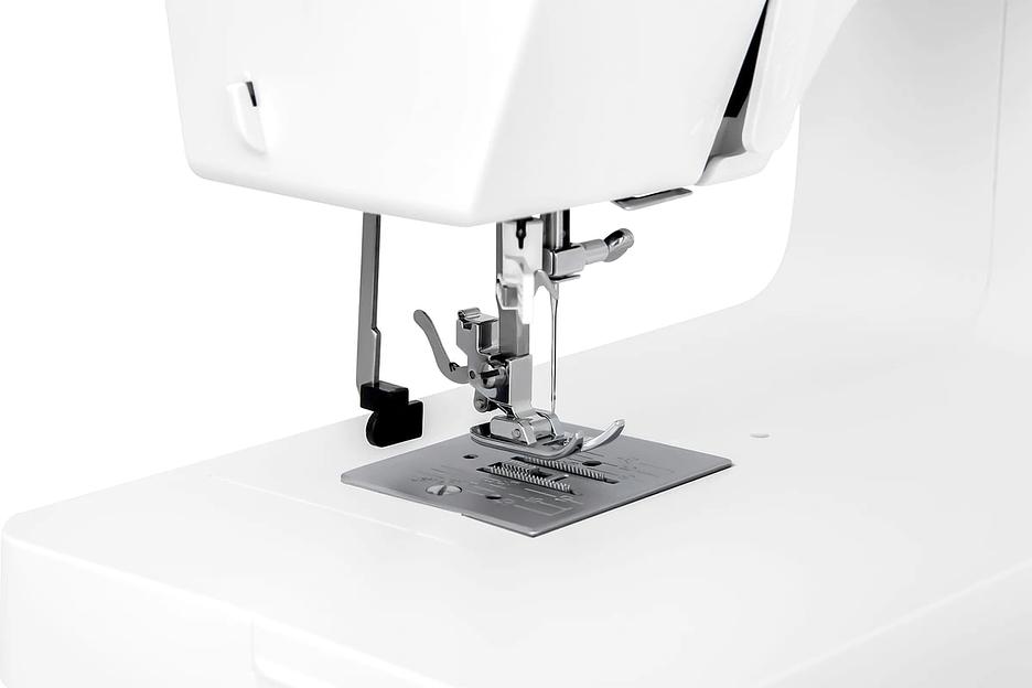 Швейная машина Comfort 3040 белый фото 7