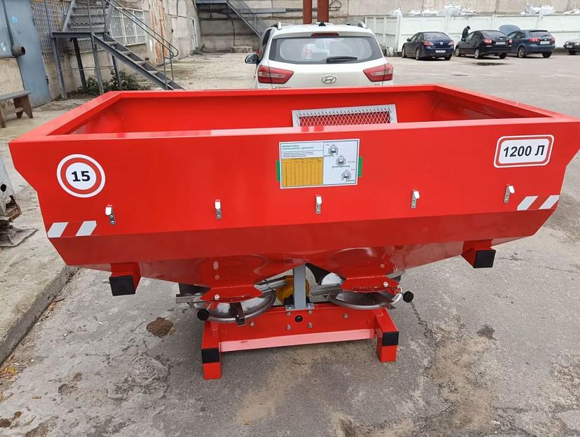 Разбрасыватель минеральных удобрений (РУМ) 600-1200л. фото 8