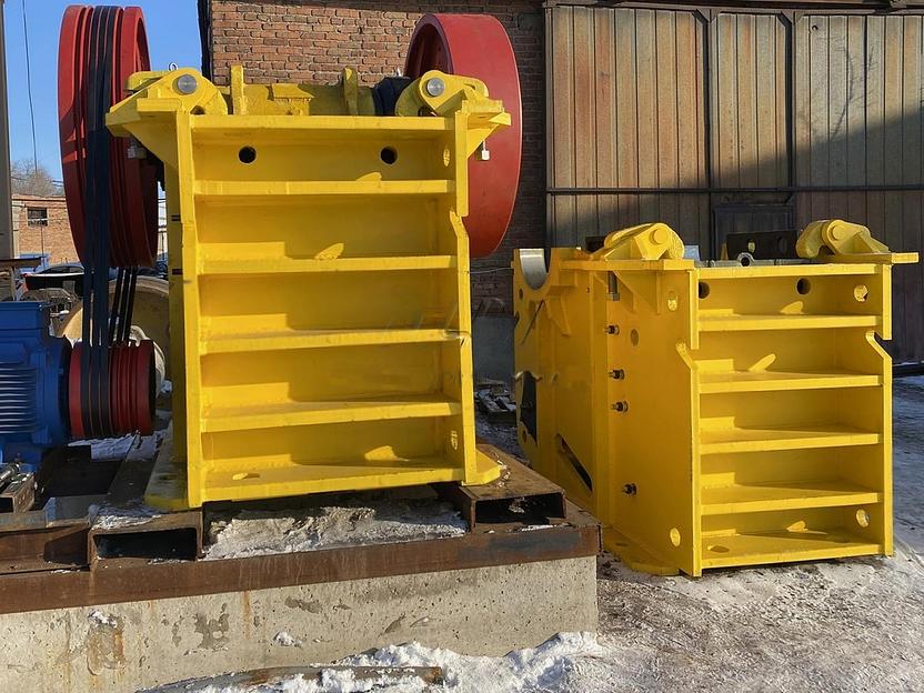 Дробилка щековая с приводом СМД-110 А-Р в сборе 1049100000 фото 2