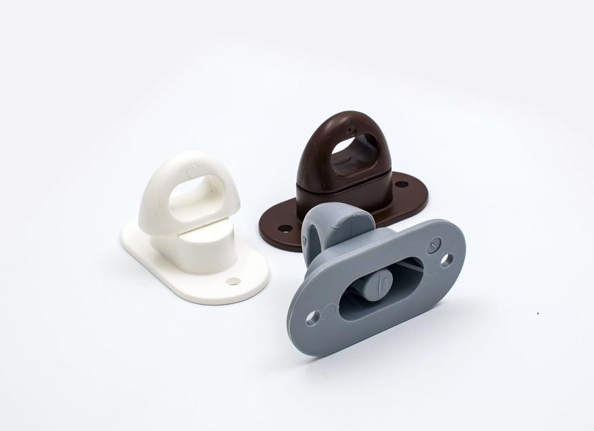 Скоба пластиковая поворотная разных цвветов фото 6