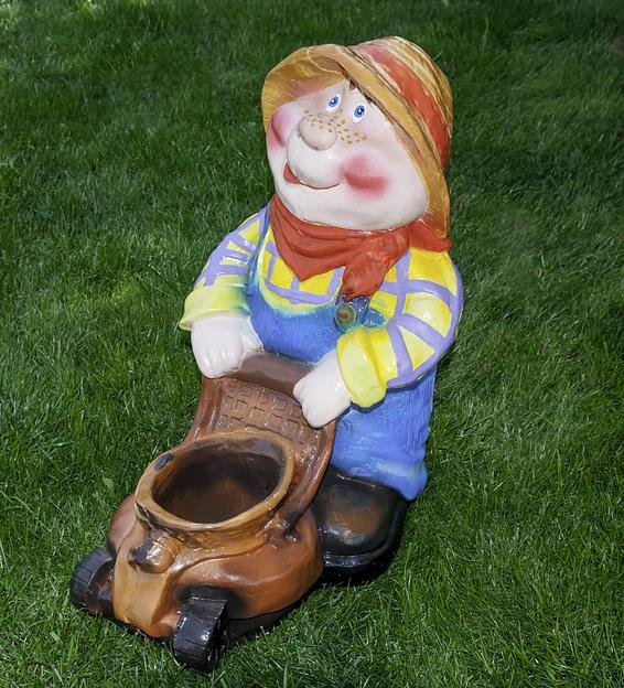 Садовая фигурка из гипса Все в сад «Садовник с тележкой» 50×40×29 см фото 1