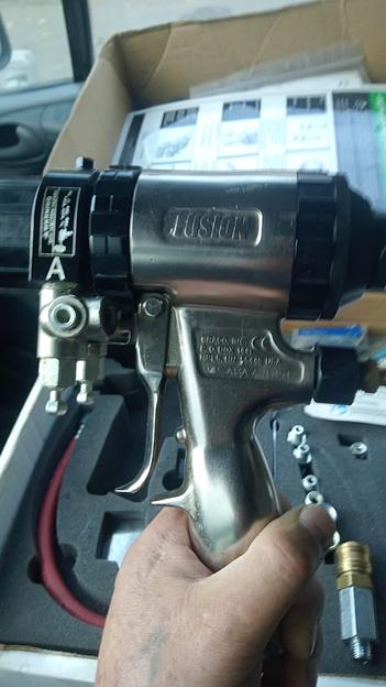 Пистолет для напыления пенополиуретана Fusion AP фото 1