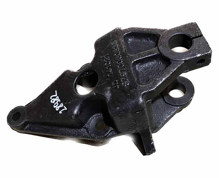 Кронштейн передней рессоры SHAANXI 6х6 SZ970000835 фото 1