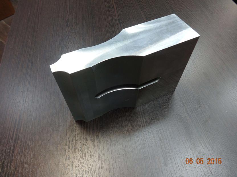 Установка тактовой сварки ультразвуком полимерных материалов. фото 3