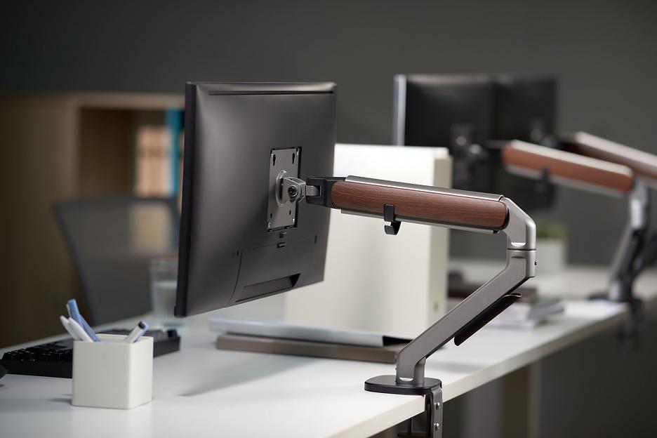 Кронштейн для мониторов Ultramounts UM734WD серый/коричневый 17"-27" макс.7кг крепление к столешнице поворот и наклон фото 10