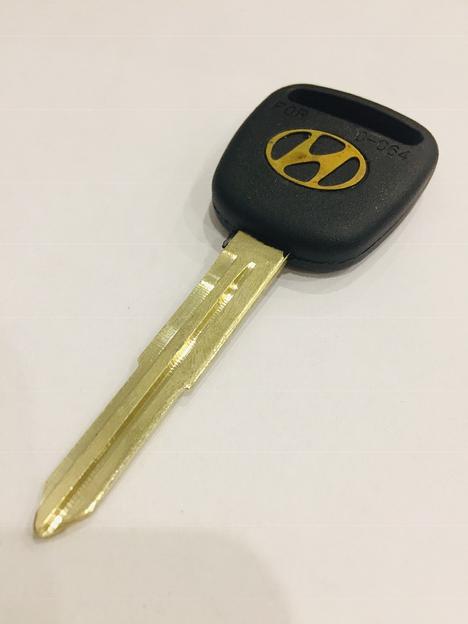 Заготовка автомобильного ключа без чипа С-064R фото 1