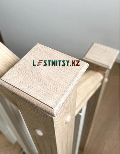 Лестница двухмаршевая на бетонном основании под заказ фото 7