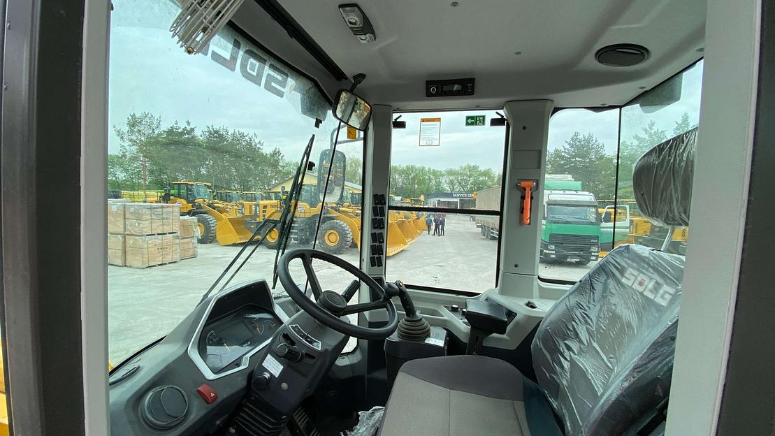 Фронтальный погрузчик 946H фото 7