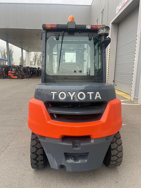 Вилочный погрузчик TOYOTA фото 4