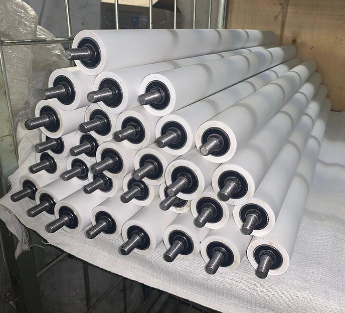 Ролики из пластика (полимера). Длина 1150 мм, диаметр 32 мм фото 1