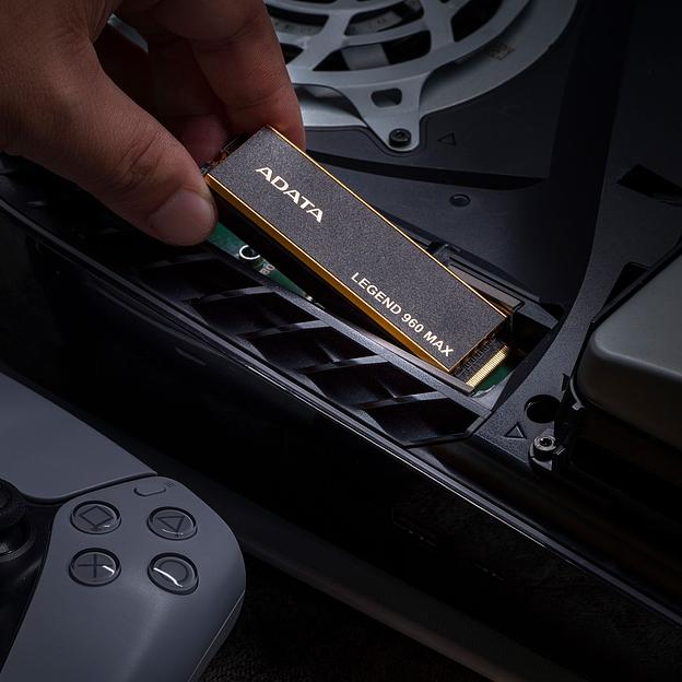 Накопитель SSD A-Data PCIe 4.0 x4 1TB ALEG-960M-1TCS Legend 960 Max M.2 2280 фото 10