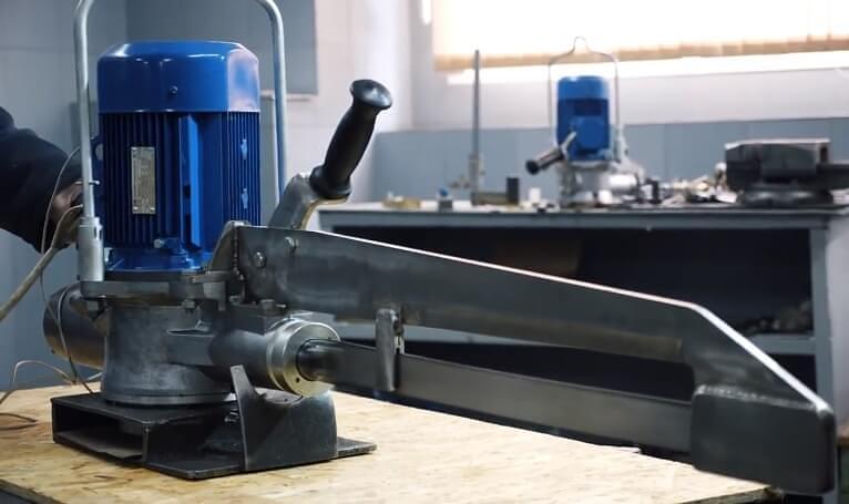 Электропила для распиловки туш Р3-МПТ2 фото 1