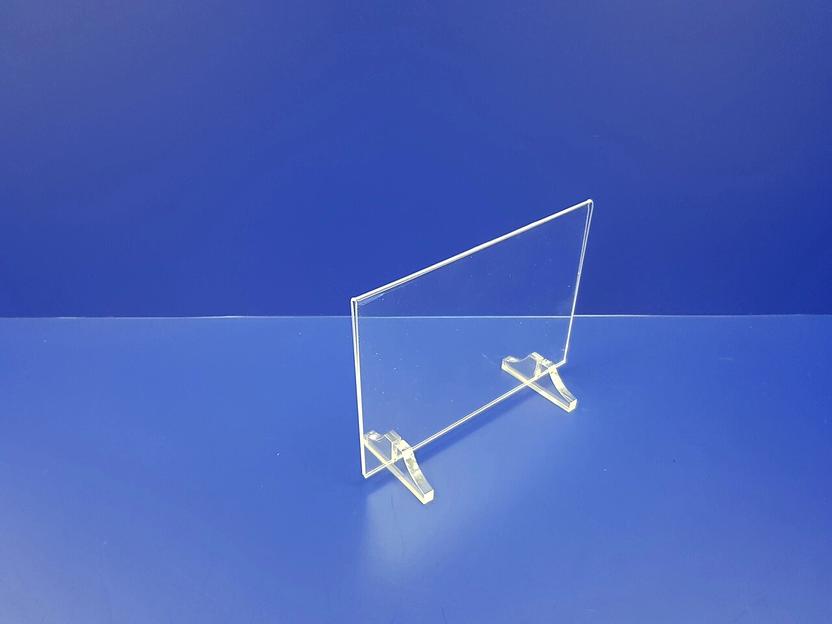 Подставка из оргстекла для меню формат а5 горизонтальная на ножках. фото 1