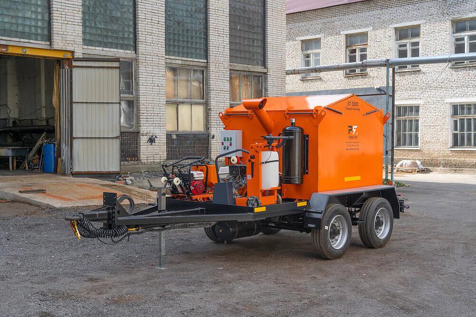 Машина для ремонта асфальта ST 3000 с термос-бункером фото 1