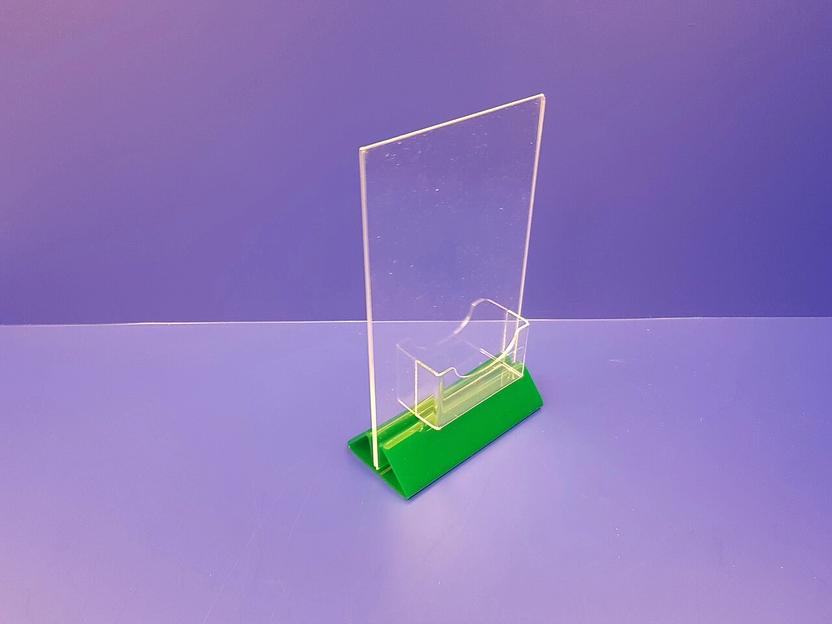 Менюхолдер из оргстекла настольный на зеленом основании с визитницей ф-а4 (вертикальный) фото 1