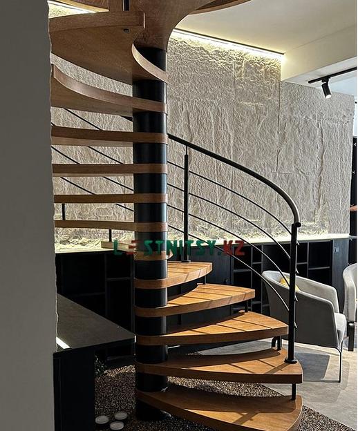 Лестница винтовая под заказ фото 2