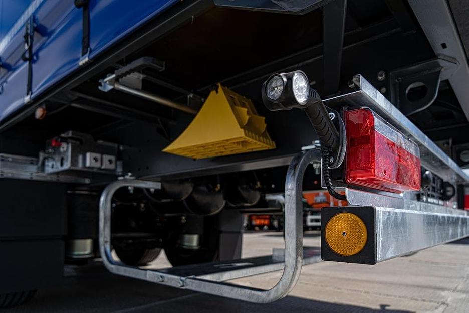 Шторный полуприцеп 13,62 м с вынесенной осью 914295-04 фото 5