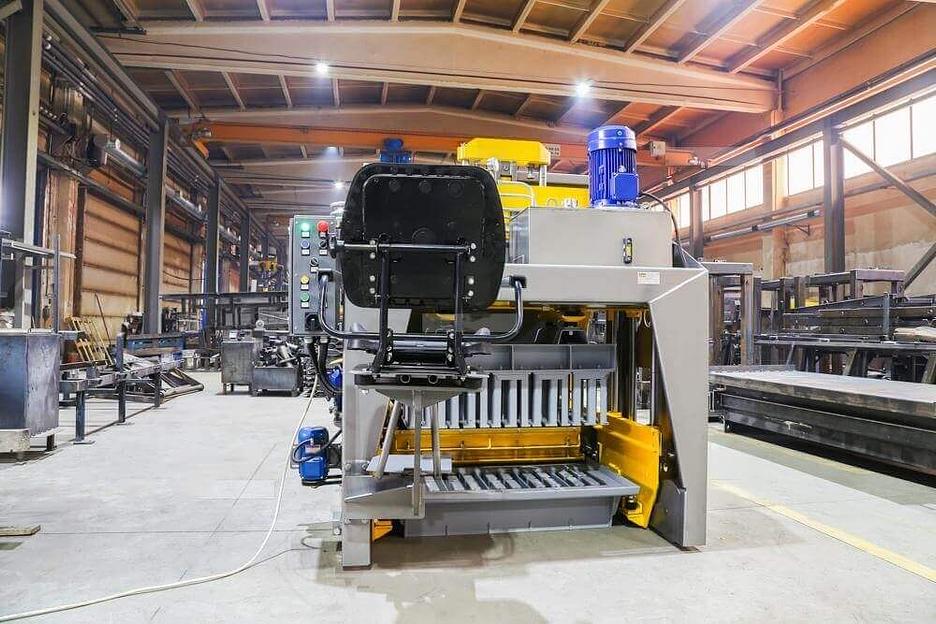 Передвижной вибропресс с ковшом фото 6