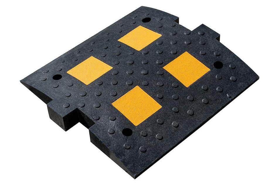 Искусственная дорожная неровность (лежачий полицейский) ИДН-500-1, армированный металлокордом фото 1