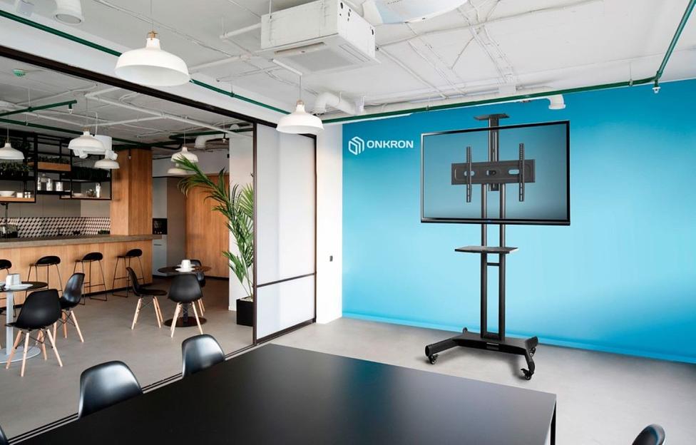 Подставка для телевизора Onkron TS1551 черный 40"-70" макс.60.5кг напольный мобильный фото 9