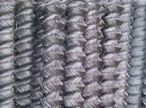 Сетка-рабица ячейка 55×55 1.8×10 м д 1.8 оцинкованная опт фото 1