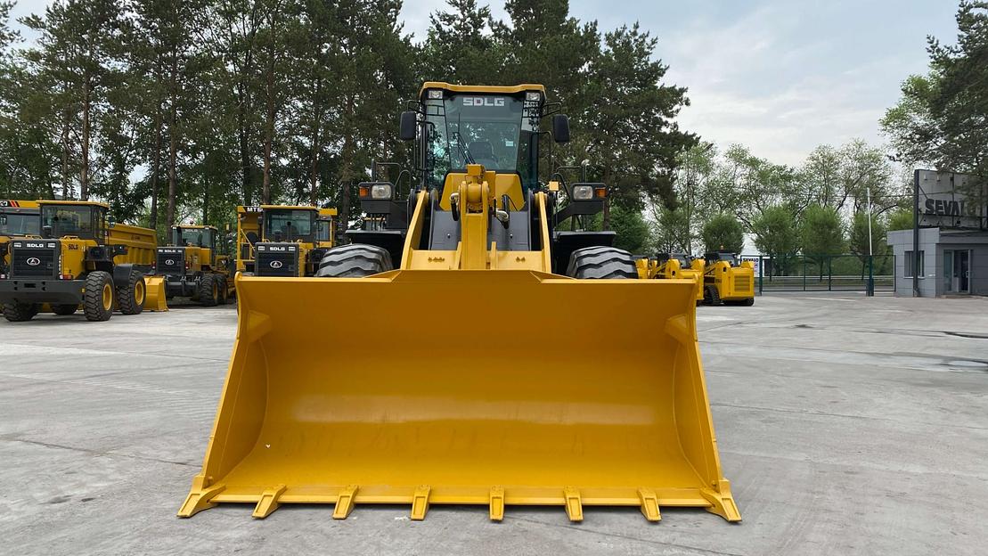 Фронтальный погрузчик LG953 фото 10