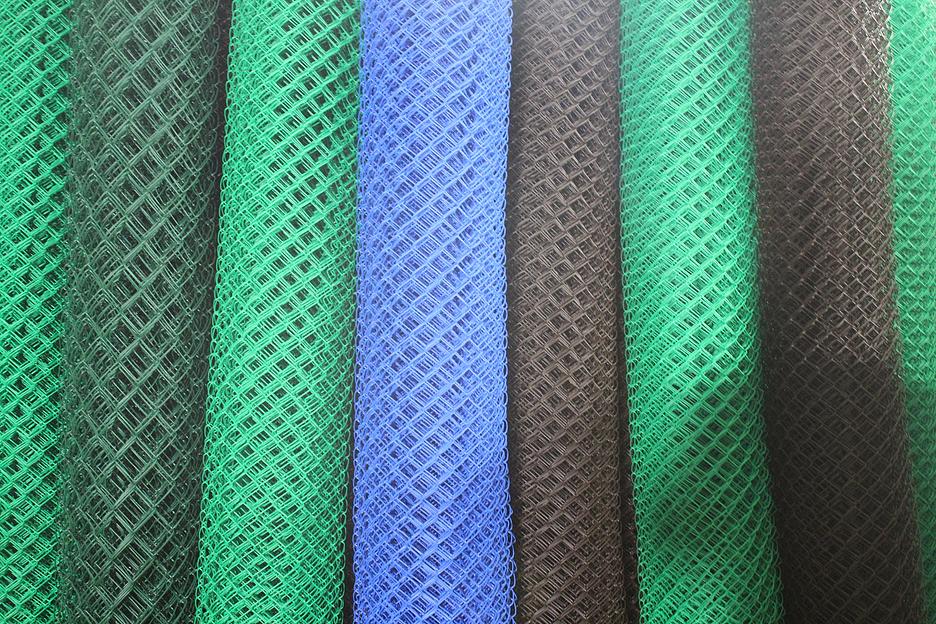 Сетка рабица с полимерным ПВХ покрытием ячейка 35 (1,2мх10м) проволока наружная 2,5мм (внутри стальная 1,6мм) ОПТ фото 1