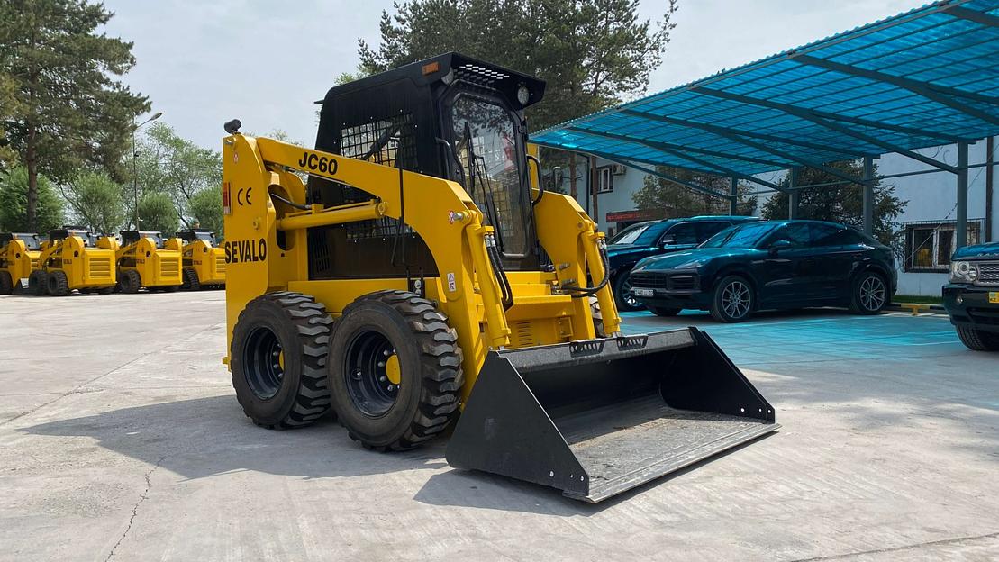 Мини-погрузчик JC60 фото 8