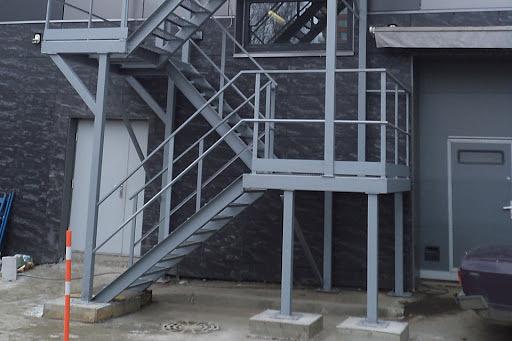 Промышленные лестницы - металлические конструкции фото 1