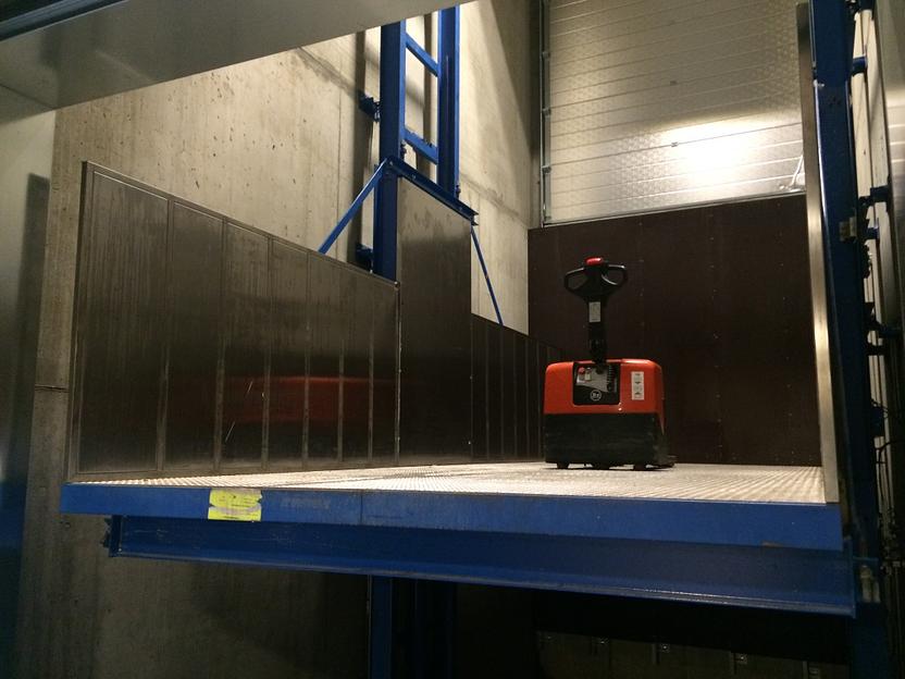 Грузовой подъемник EV-2C-3000, до 3000 кг фото 3