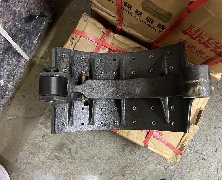 Колодка тормозная задняя FAW J6 3502375-A6E/A фото 2