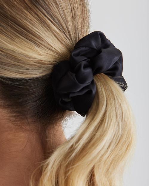 Шёлковая резинка для волос Classic «Black Shine» ОПТ фото 2