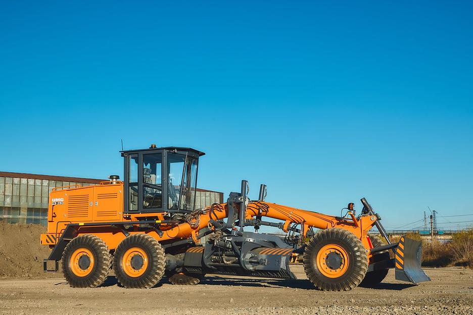 Автогрейдер UMG ДЗ-250 фото 2