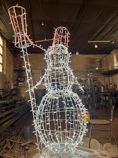 Металлическая световая фигура 3D «Снеговик» с диодным освещением ОПТ  фото 3