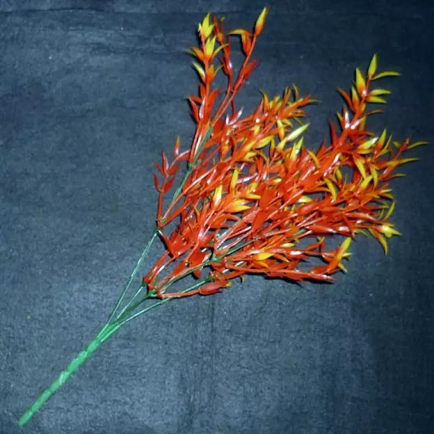 Букет 25 веток зелени красно-оранжевой листвы 163-076 38см фото 1