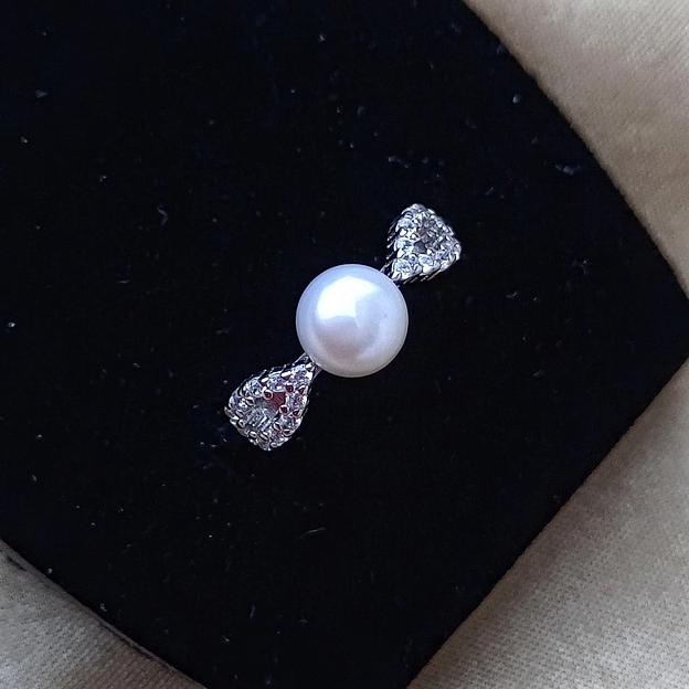 Серебряное кольцо с натуральным белым жемчугом фото 1