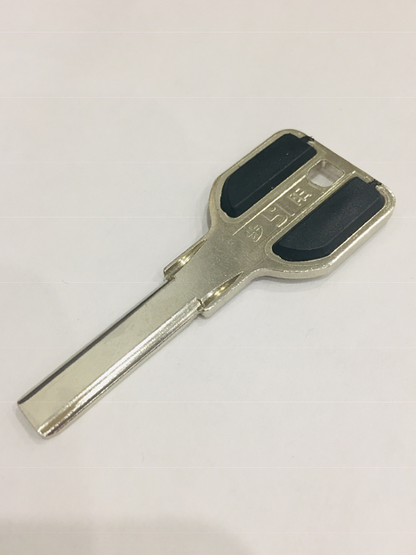 Заготовка ключа MSM-8, 3 паза (лодка) фото 1