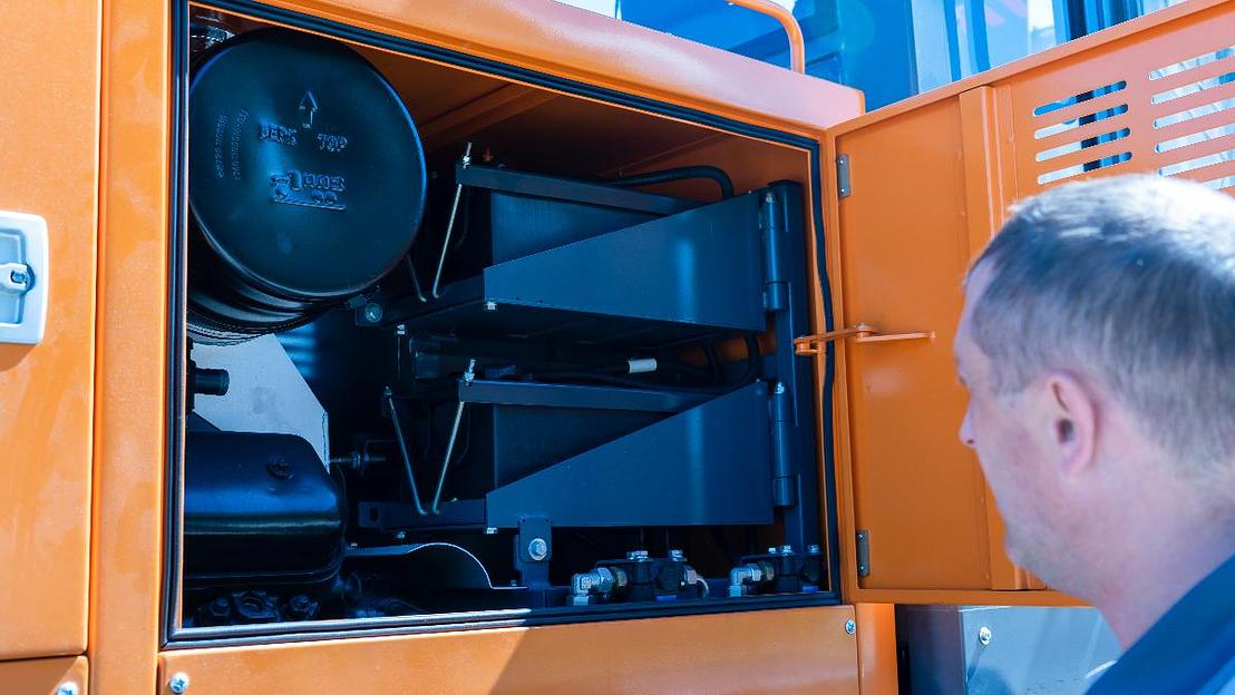 Автогрейдер UMG АГ-140 фото 10