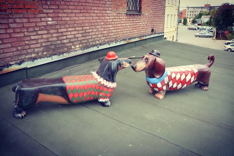 Фигура из стеклопластика «Скамейка Такса» фото 1