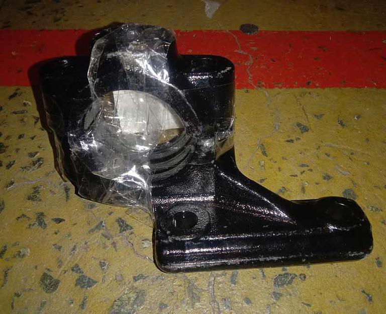 Кронштейн переднего стабилизатора SHAANXI X3000 1С32086 фото 2