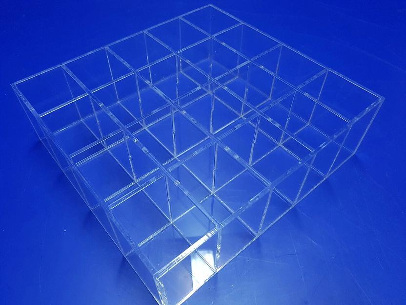 Короб из оргстекла 20 ячеек. фото 5