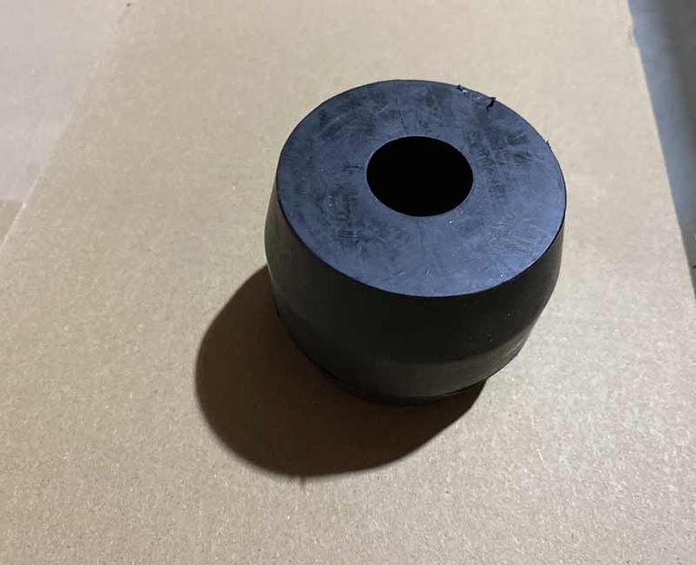 Подушка рессоры SHACMAN X3000 передней (отбойник) 188000520017 фото 1