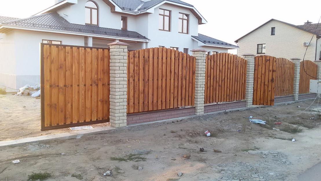 Комбинированные заборы опт фото 6