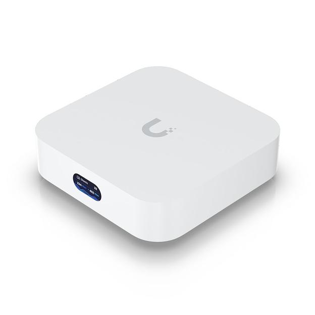 Маршрутизатор Ubiquiti UniFi Express Impressively compact UniFi Cloud Gateway and WiFi 6 access point that runs UniFi Network. Powers an entire network or simply meshes as an access point. фото 1