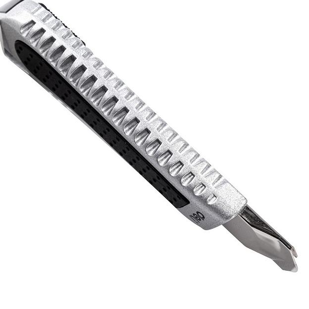 Нож Deli Универсальный нож Deli DL4255 18мм 18мм, лезвие SK2, алюминиевый корпус, длина 155мм фото 3