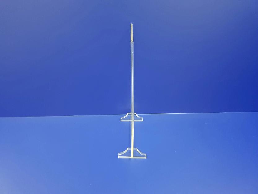 Прозрачная подставка под меню из оргстекла ф-а4, вертикальная на ножках. фото 3