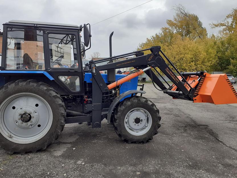 Погрузчик фронтальный ПФ-1.2М с удлиненной стрелой на МТЗ 82.1 фото 1